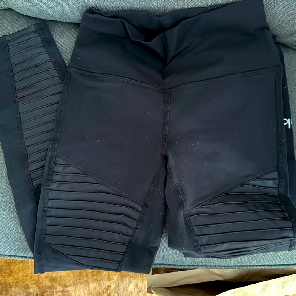 ALO High-Waist Black Moto Legging🖤 size Small